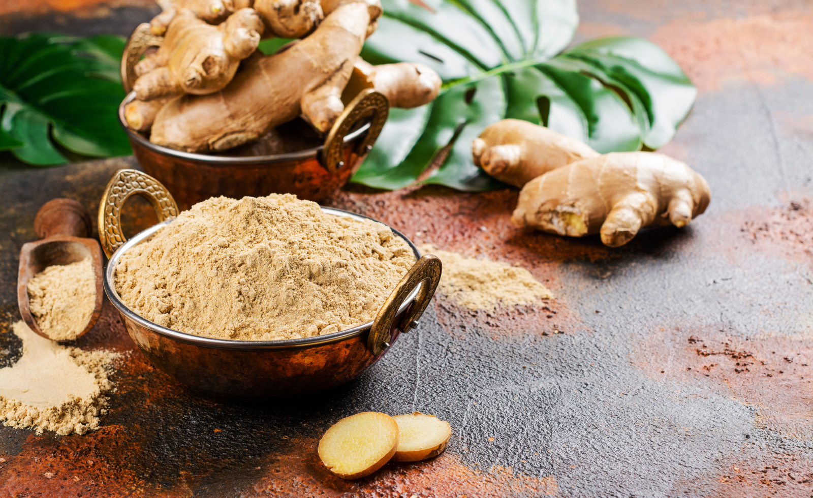 Visualizing the versatile usage and application of high-quality banana powder, reflecting the premium preserved by expert dry storage facilities in India.